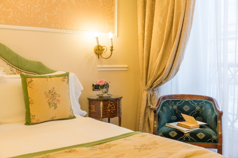 Bedroom 2, Bernini Palace, Florence