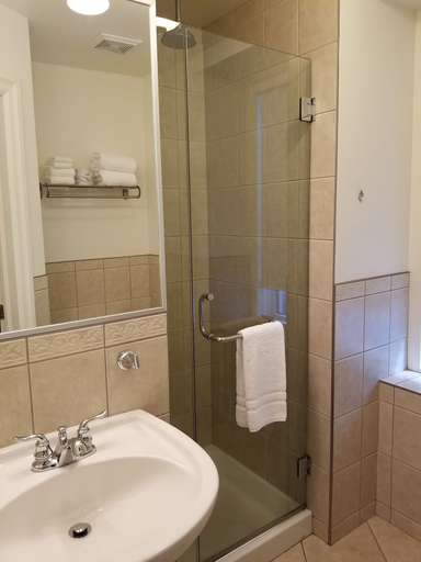 Bathroom 4, Auberge du Tresor, Communauté-Urbaine-de-Québec