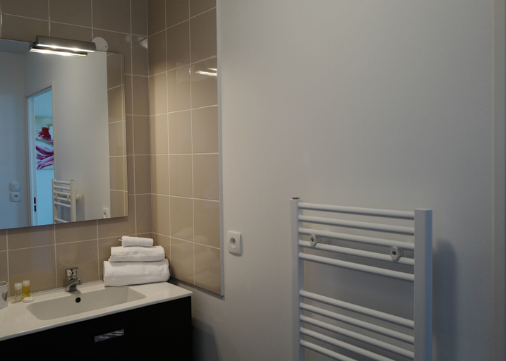Bathroom, Guilvinec Parc Résidence, Finistère