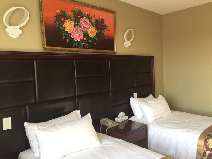 Bedroom 4, Queens Hotel, New York