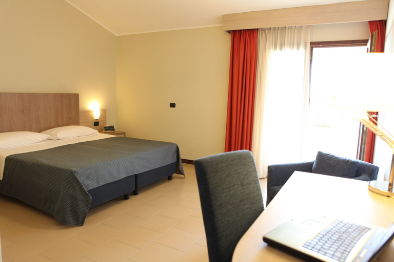Bedroom 3, Heraclea Hotel Residence, Matera