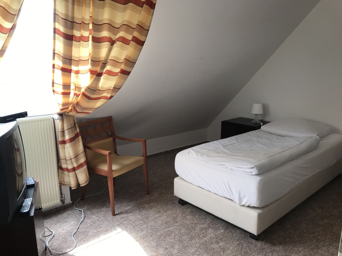 Bedroom 5, Hotel und Restaurant Alte Wache, Helmstedt