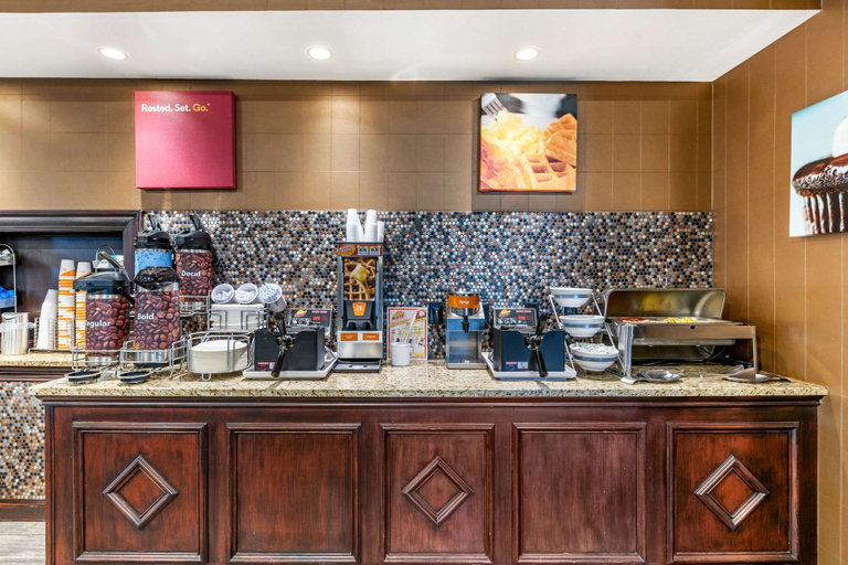 Food & Drinks 5, Comfort Suites (Southgate), Wayne