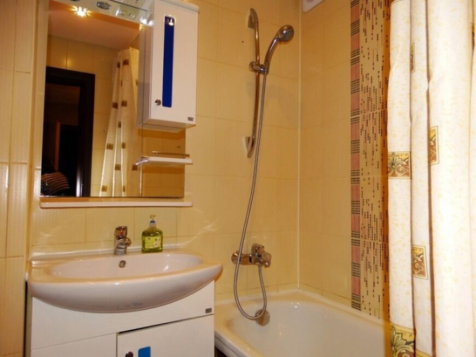 Bathroom 3, Inndays Leninskiy prospect, Central