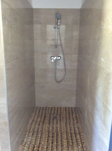 Bathroom 5, Les Bergeries d'Alata, Corse-du-Sud
