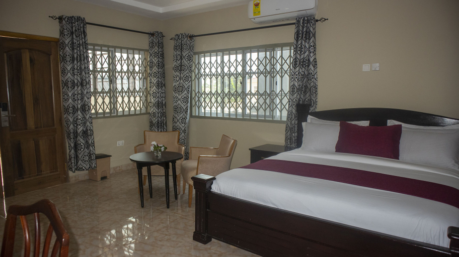 Bedroom 2, Kislas Luxury Hotel, Ga East