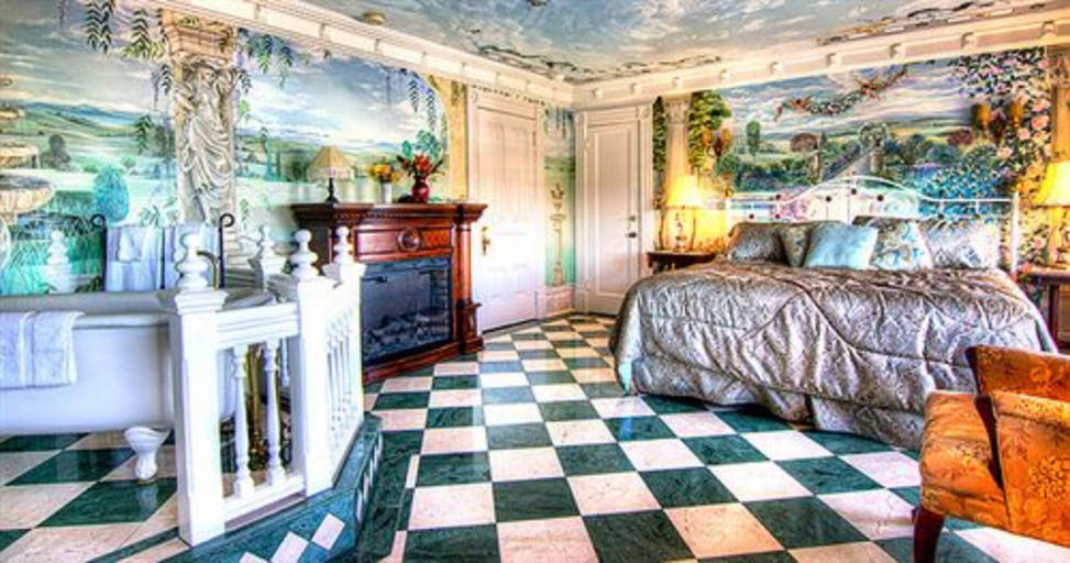 Bedroom 2, Gingerbread Mansion Inn, Humboldt