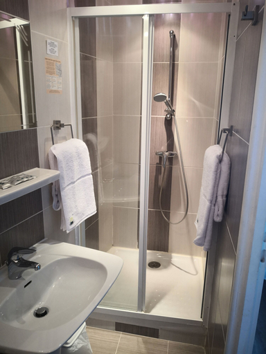 Bathroom 4, Grand Hôtel De La Poste, Bouches-du-Rhône