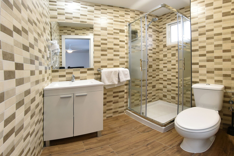 Bathroom, Zenbeach 1A playa Carihuela, Málaga