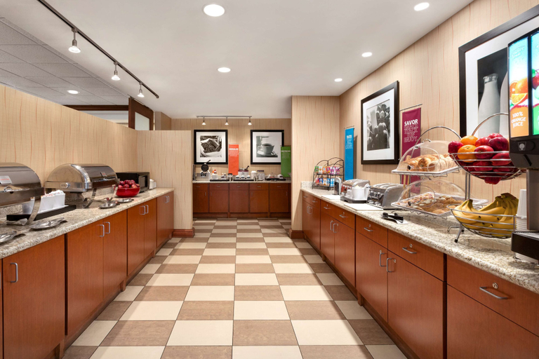 Food & Drinks 5, Hampton Inn Denver West Federal Center, Jefferson