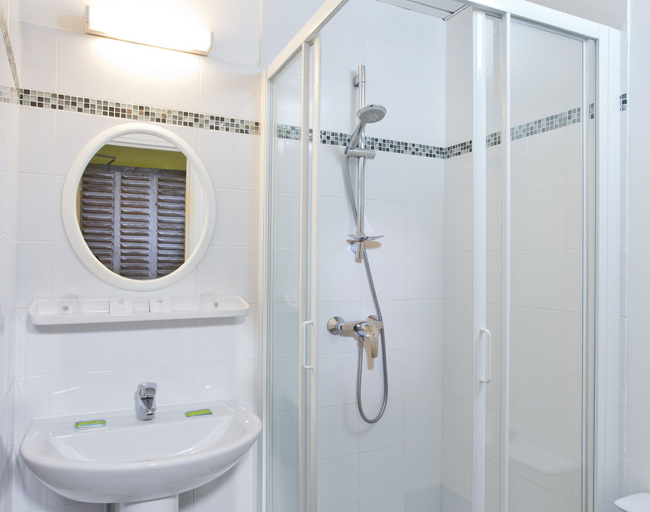 Bathroom 5, Hotel Sylvabelle, Bouches-du-Rhône