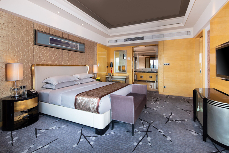 Bedroom 3, Wyndham Grand Plaza Royale Colorful Yunnan Kunming, Kunming