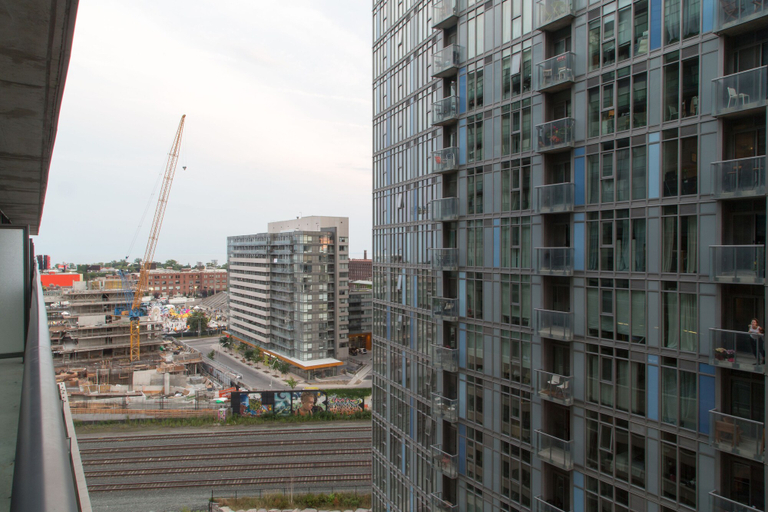 Exterior & Views, Toronto Queen Suites, Toronto