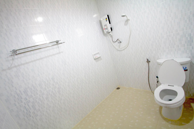 Bathroom 3, Worachat House, Lom Sak