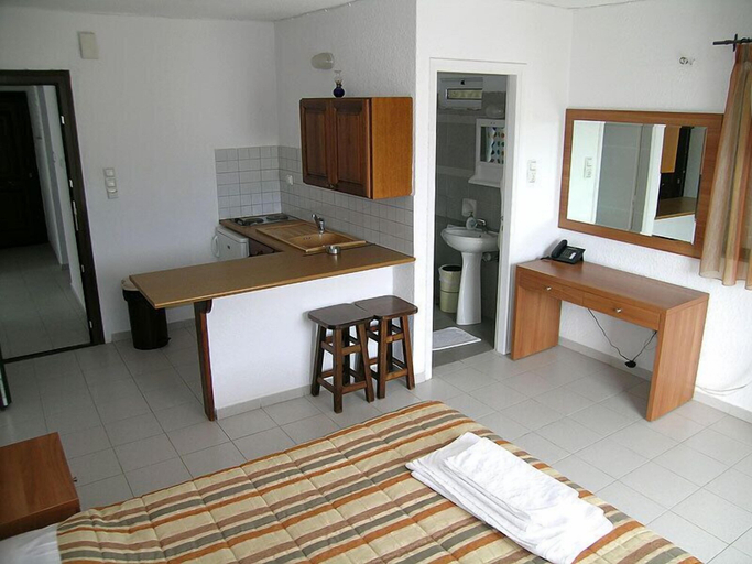 Bedroom 4, Magda's Kamares, Attica