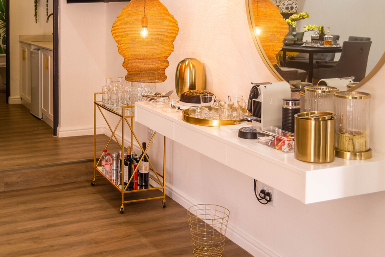 Food & Drinks 5, The Ivy Apartments, Cape Winelands