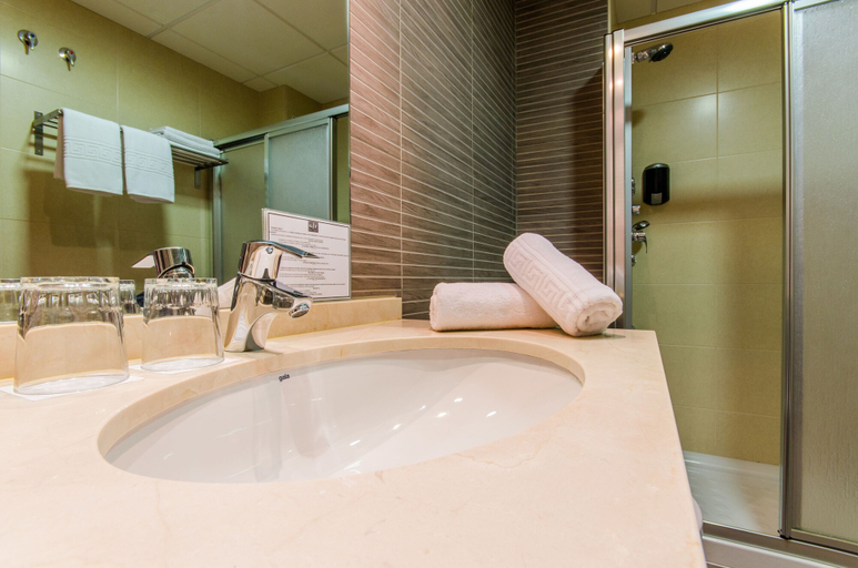 Bathroom 2, Hotel YIT Alcover, Granada
