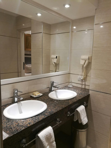 Bathroom 3, Nuevo Ostende Hotel, General Pueyrredón