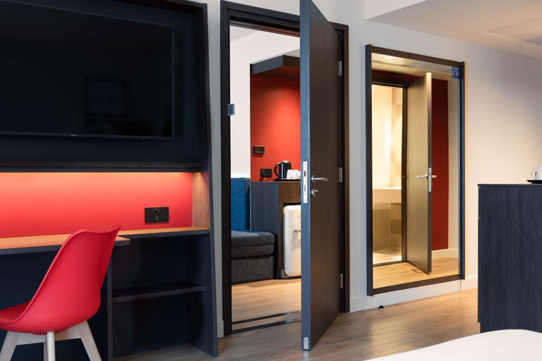 Bedroom 3, Hampton by Hilton Ashford International, Kent