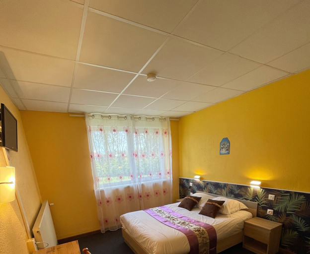 Bedroom 4, Hôtel Le Ronchamp, Haute-Saône
