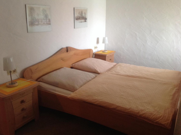 Bedroom 3, Landgasthof 'Zum Wiesengrund', Fulda