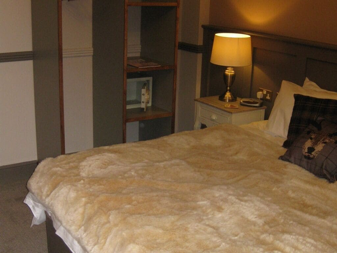 Bedroom 2, Pen Mill Hotel, Somerset