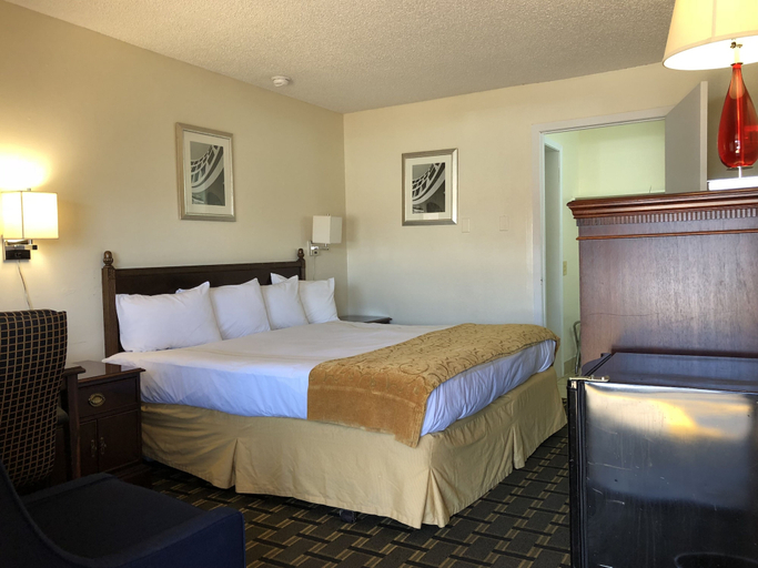 Bedroom 2, Scottish Inn, Custer