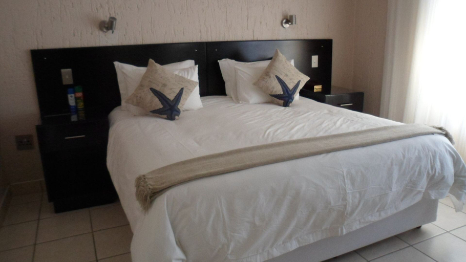 Bedroom 2, Queness Inn, Ngamiland East