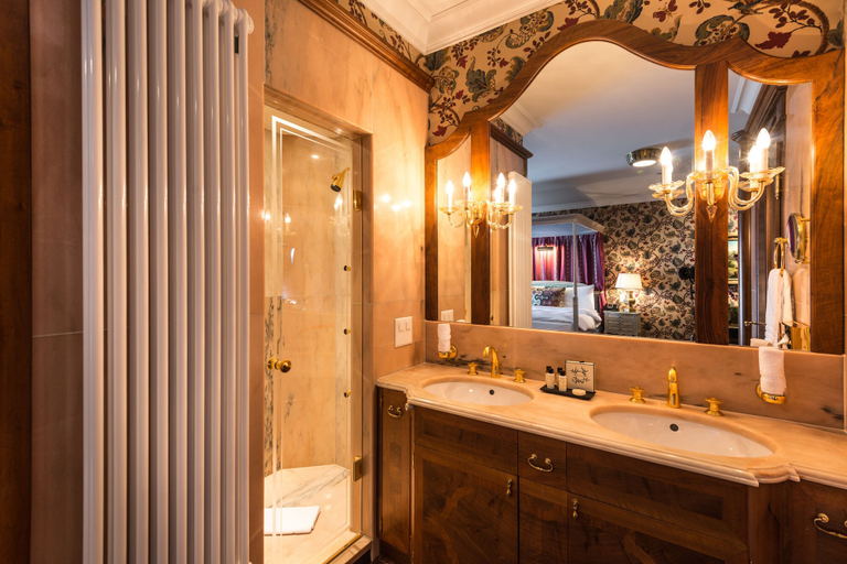Bathroom 4, Chateau Guetsch, Luzern