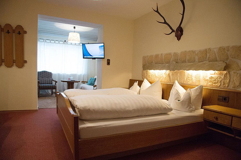 Bedroom 4, DEVA Hotel Restaurant Fischerwirt, Traunstein