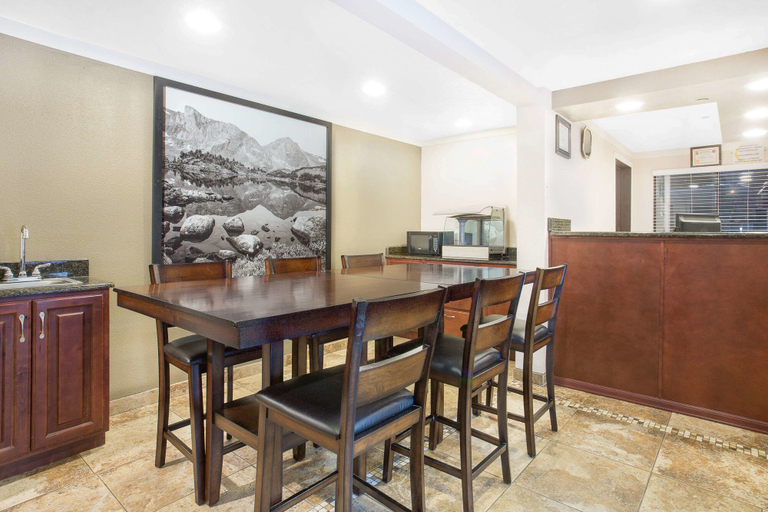 Others 5, Super 8 by Wyndham Riverton, Fremont