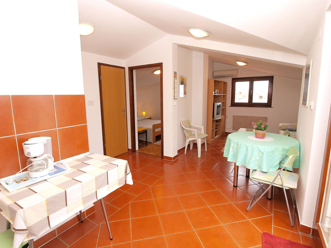 Others 4, Apartment 297, Poreč