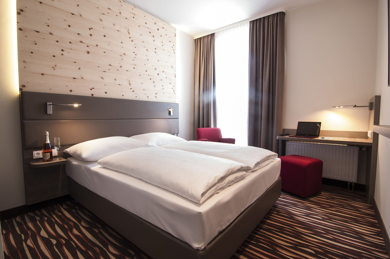 Bedroom 4, Amaro Hotel, Dachau