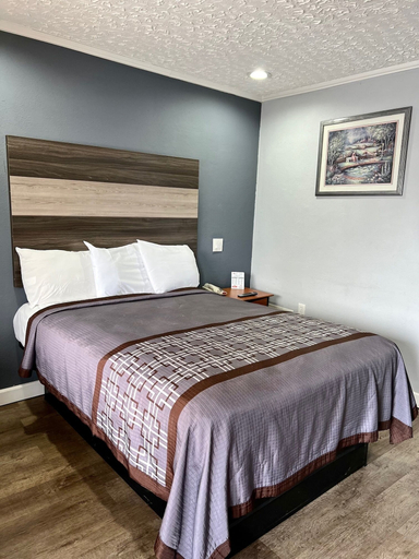 Bedroom 2, Knights Inn Madison Heights, VA, Amherst