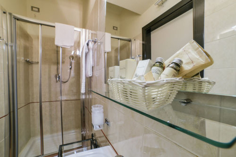 Bathroom 4, Hotel Bella Firenze, Florence