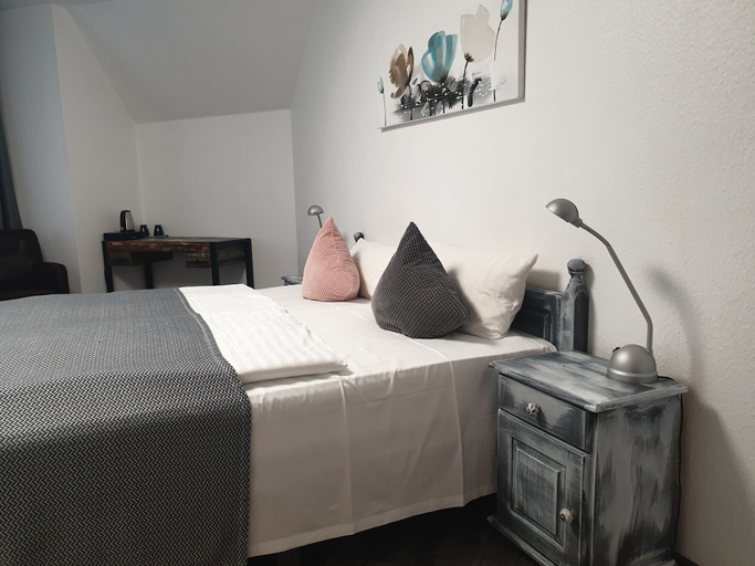 Bedroom 3, Blischkes Hotel, Wittmund