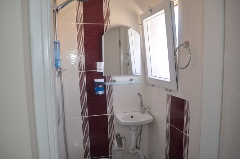 Bathroom 5, Kiyi Motel, Ayvalık