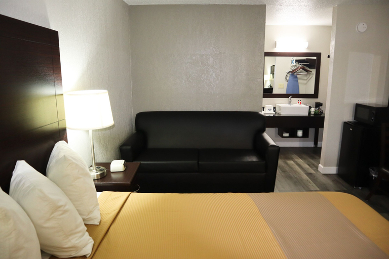 Others 5, Days Inn by Wyndham Moulton, Lawrence