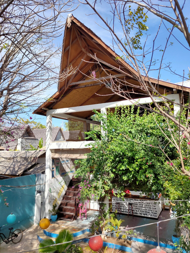 Exterior & Views 2, Gili Beach Bum - Hostel, Lombok