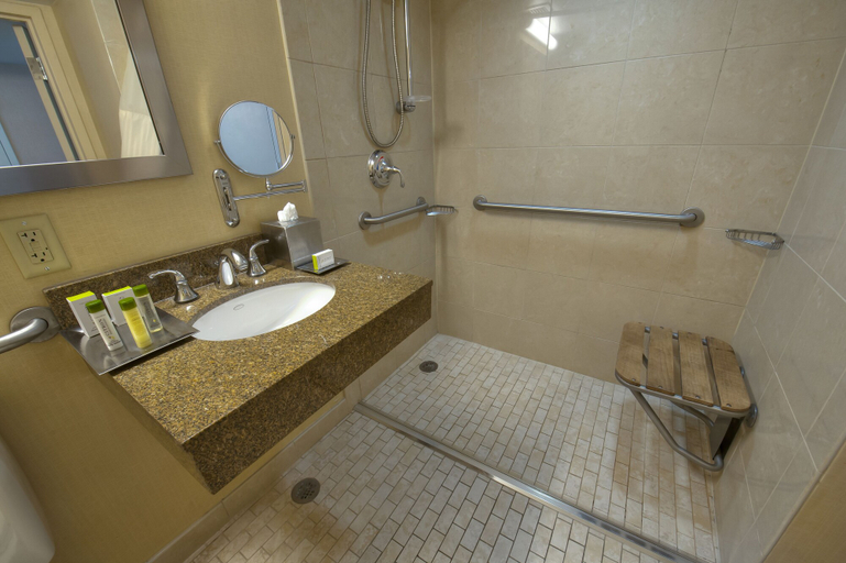 Bathroom 5, DoubleTree by Hilton Baltimore North - Pikesville, Baltimore