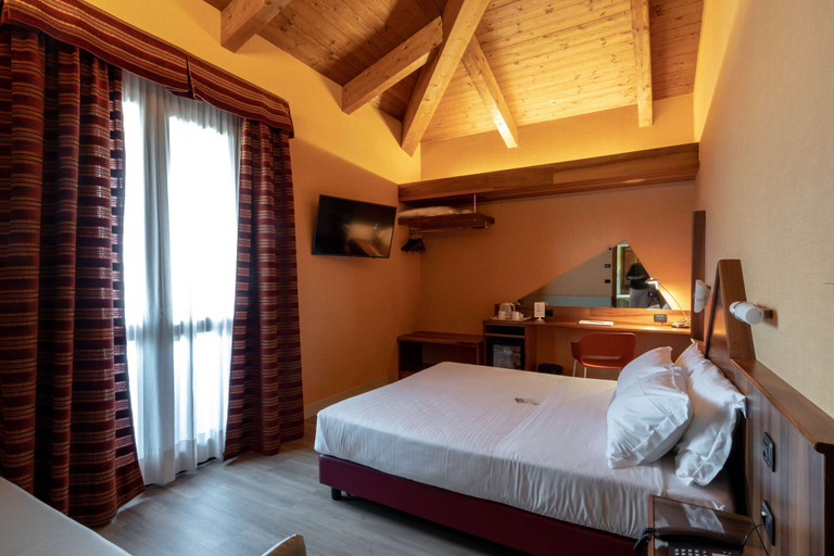 Bedroom 4, La Villa, Sure Hotel Collection by Best Western, Torino