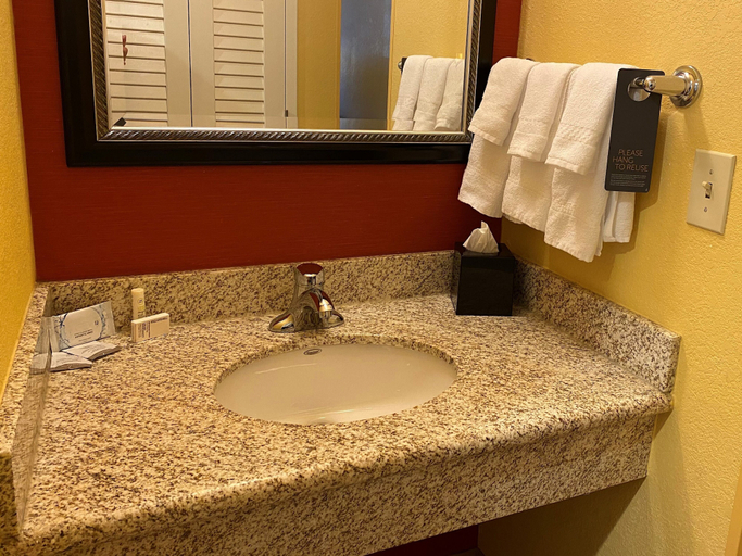 Bathroom 4, Spark by Hiton Bettendorf Quad Cities, Scott
