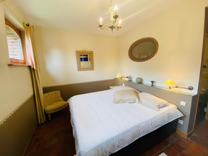 Bedroom 2, Ferme de Montecouvez, Nord