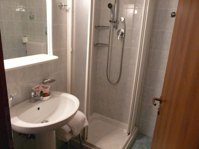 Bathroom 2, Hotel Vecchia Rimini, Ferrara