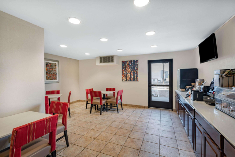 Food & Drinks 5, Baymont Inn by Wyndham Farmington, San Juan