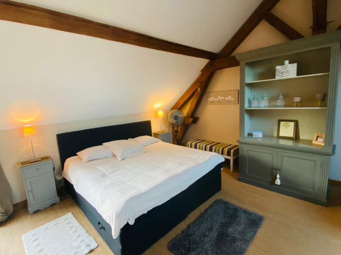 Bedroom 4, Ferme de Montecouvez, Nord
