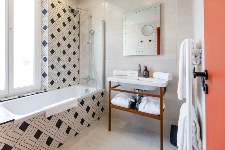 Bathroom 5, Verlaine, Alpes-Maritimes