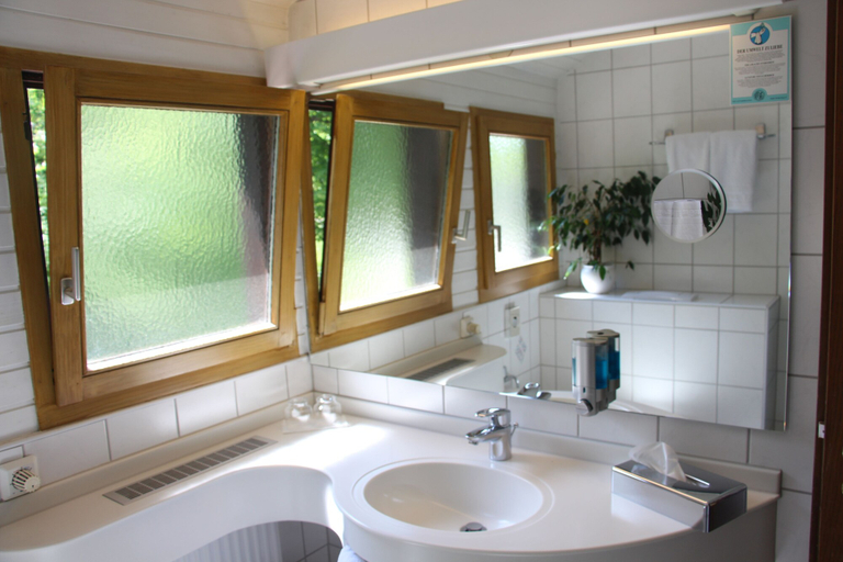 Bathroom 4, Landhotel MÜHLE zu Gersbach, Lörrach