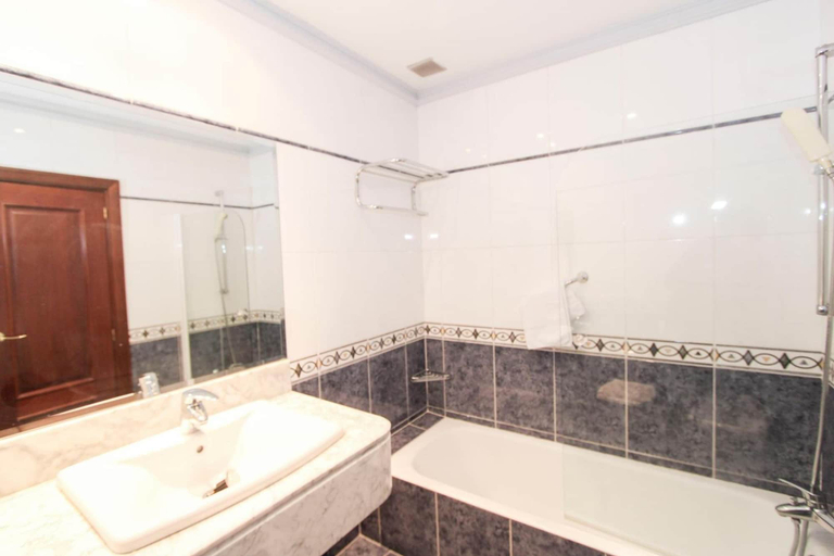 Bathroom 4, Hotel Castellano Centro, Salamanca