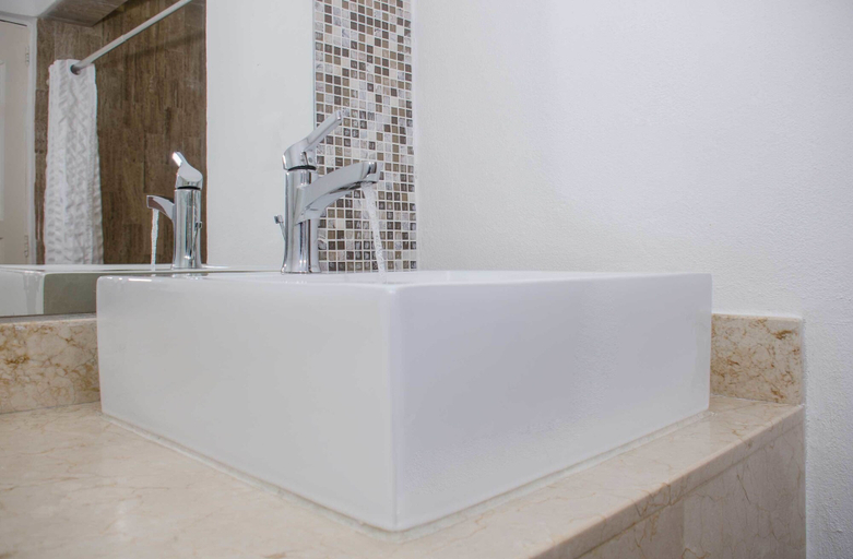 Bathroom 4, Bsea Cancun Plaza Hotel, Benito Juárez